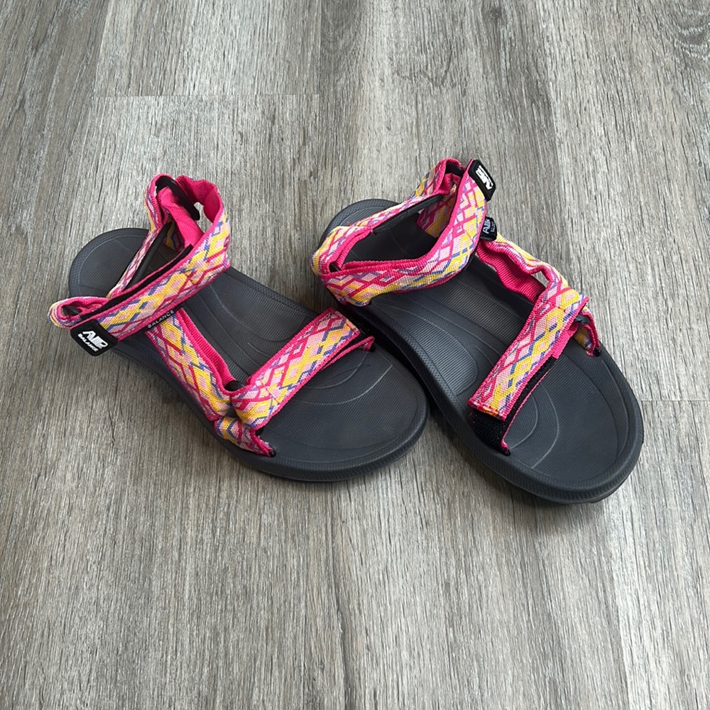 PINK TRIBAL PRINT VELCRO SANDALS girls size 33